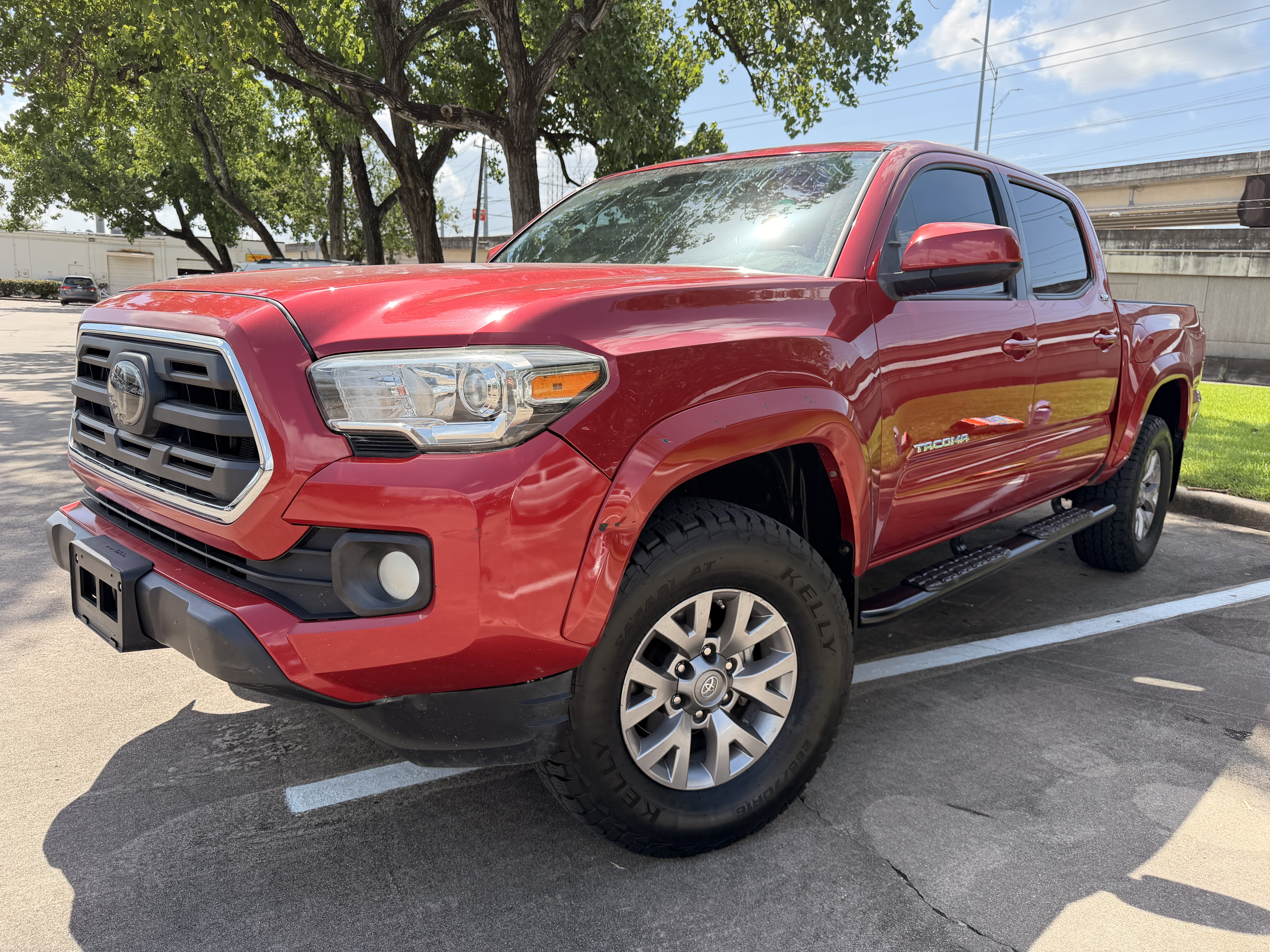 2018 TOYOTA Tacoma