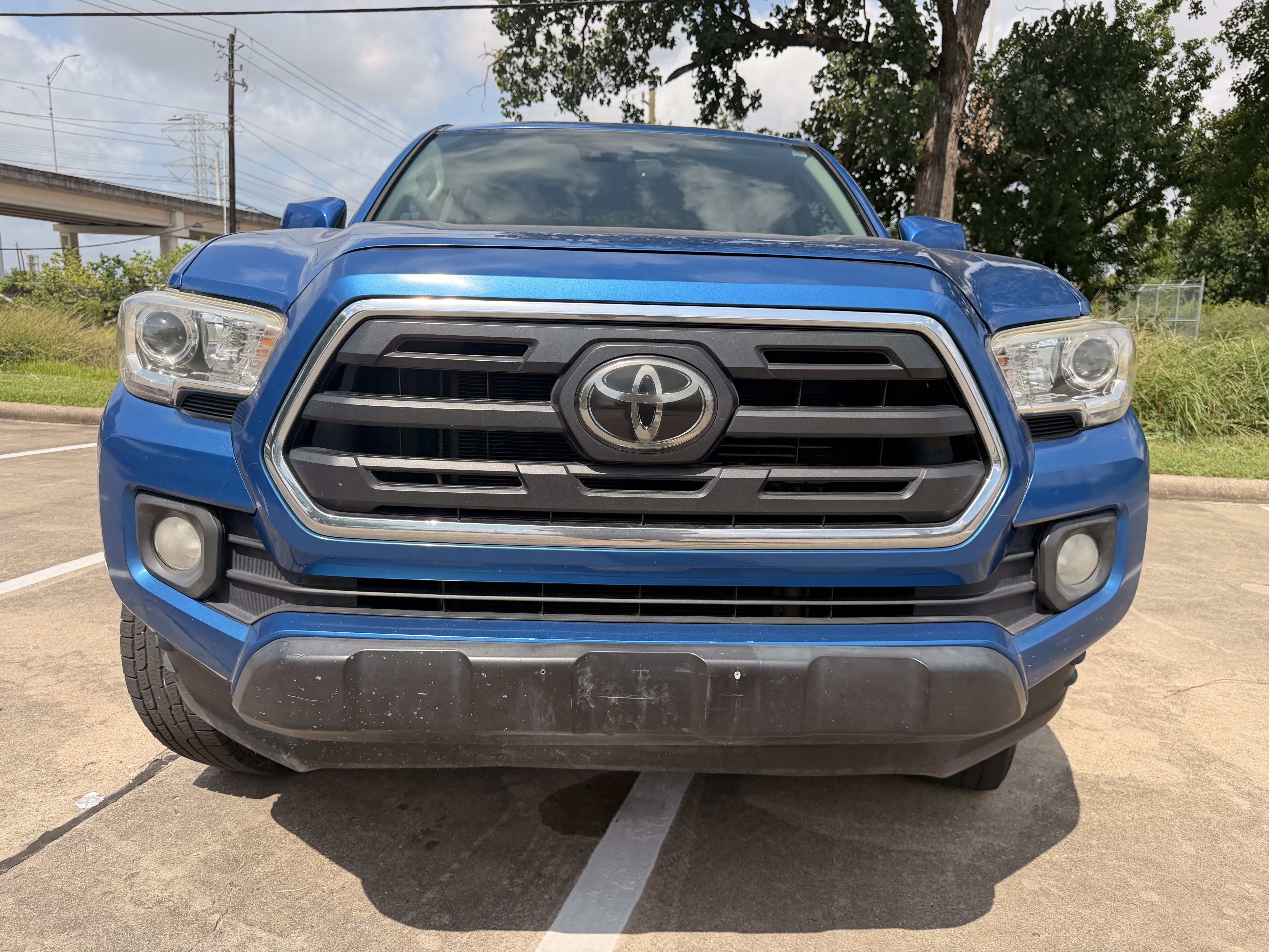 2018 TOYOTA Tacoma β photo 8