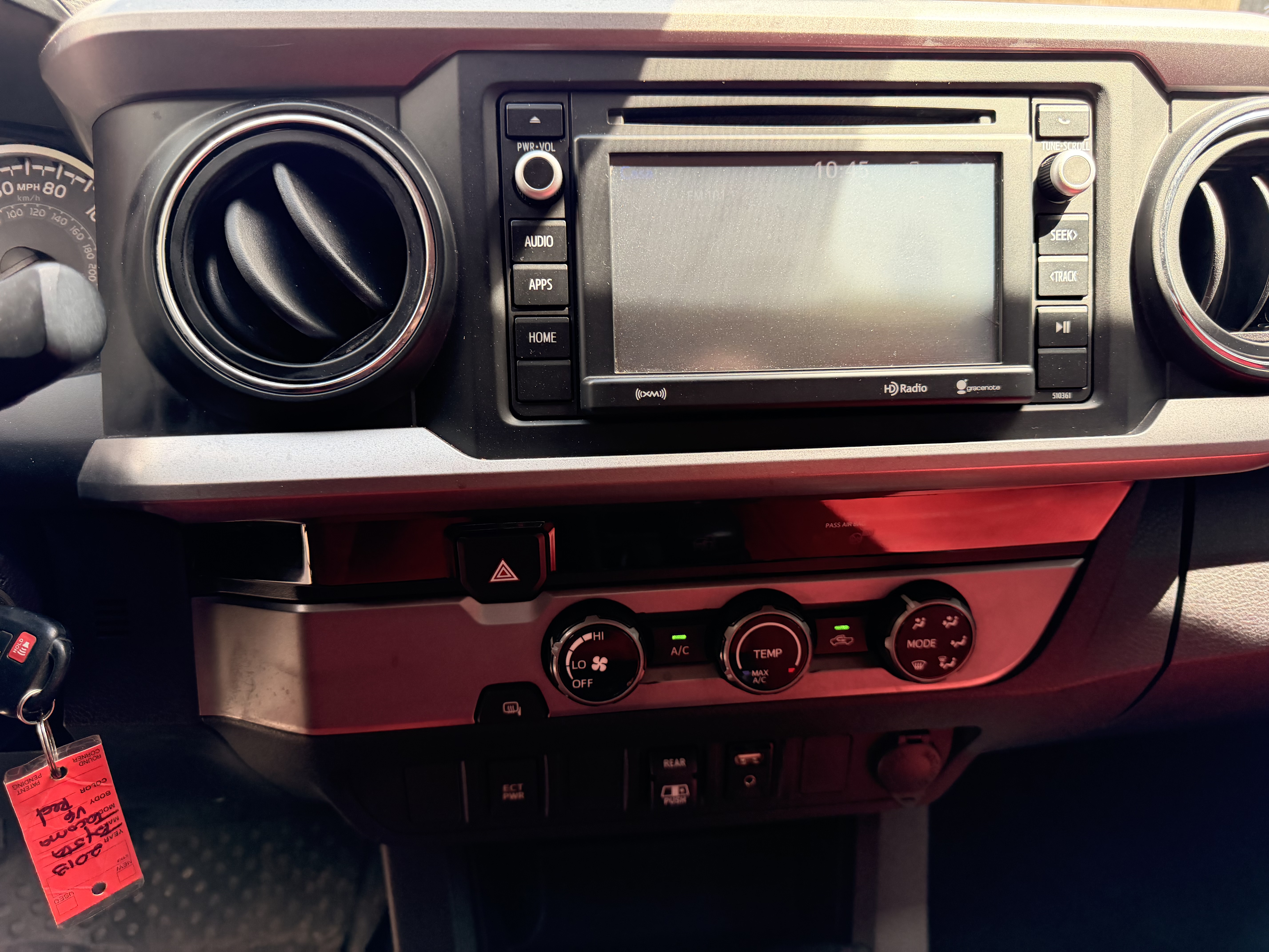 2018 TOYOTA Tacoma β photo 15