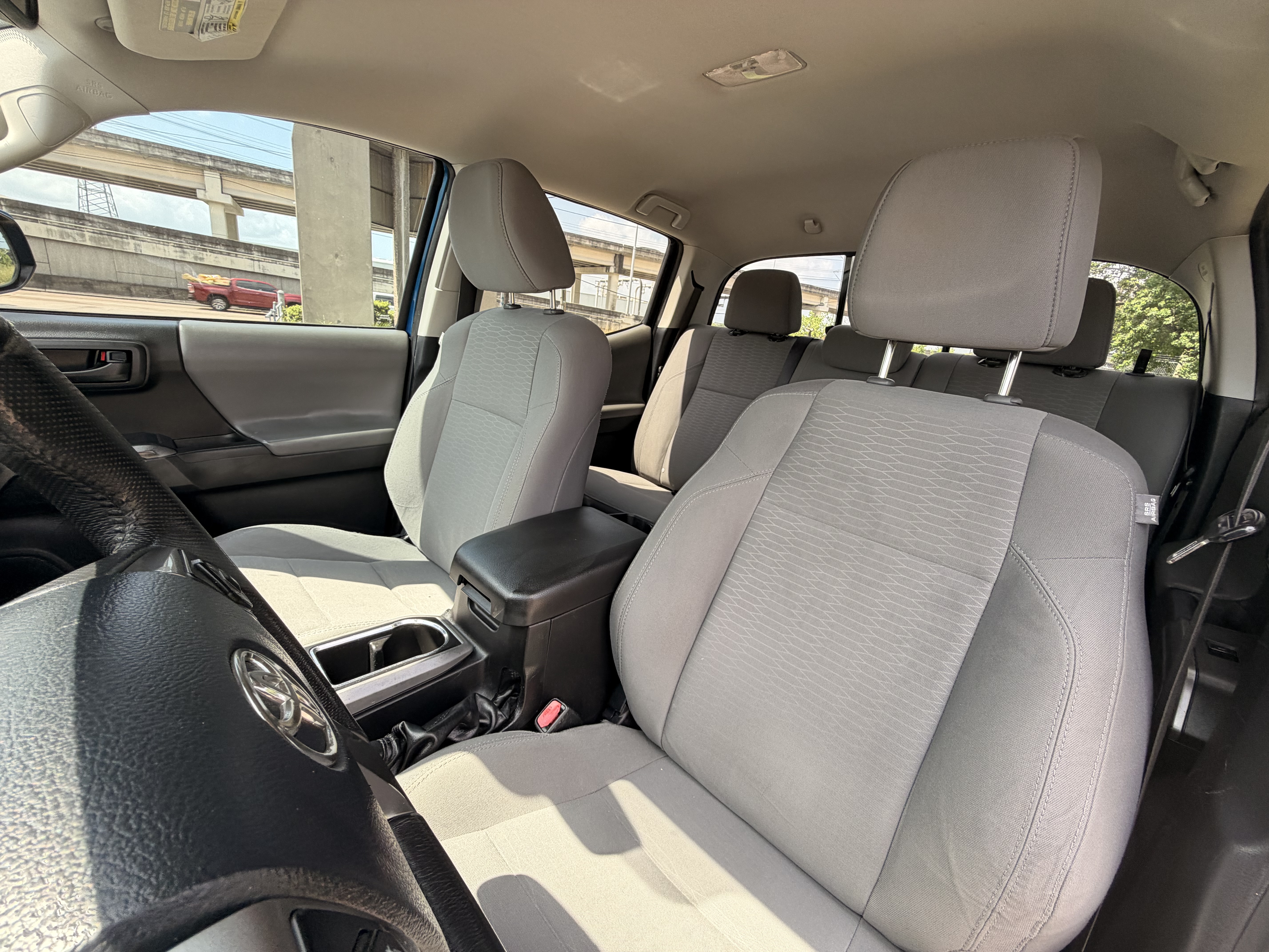 2018 TOYOTA Tacoma β photo 10
