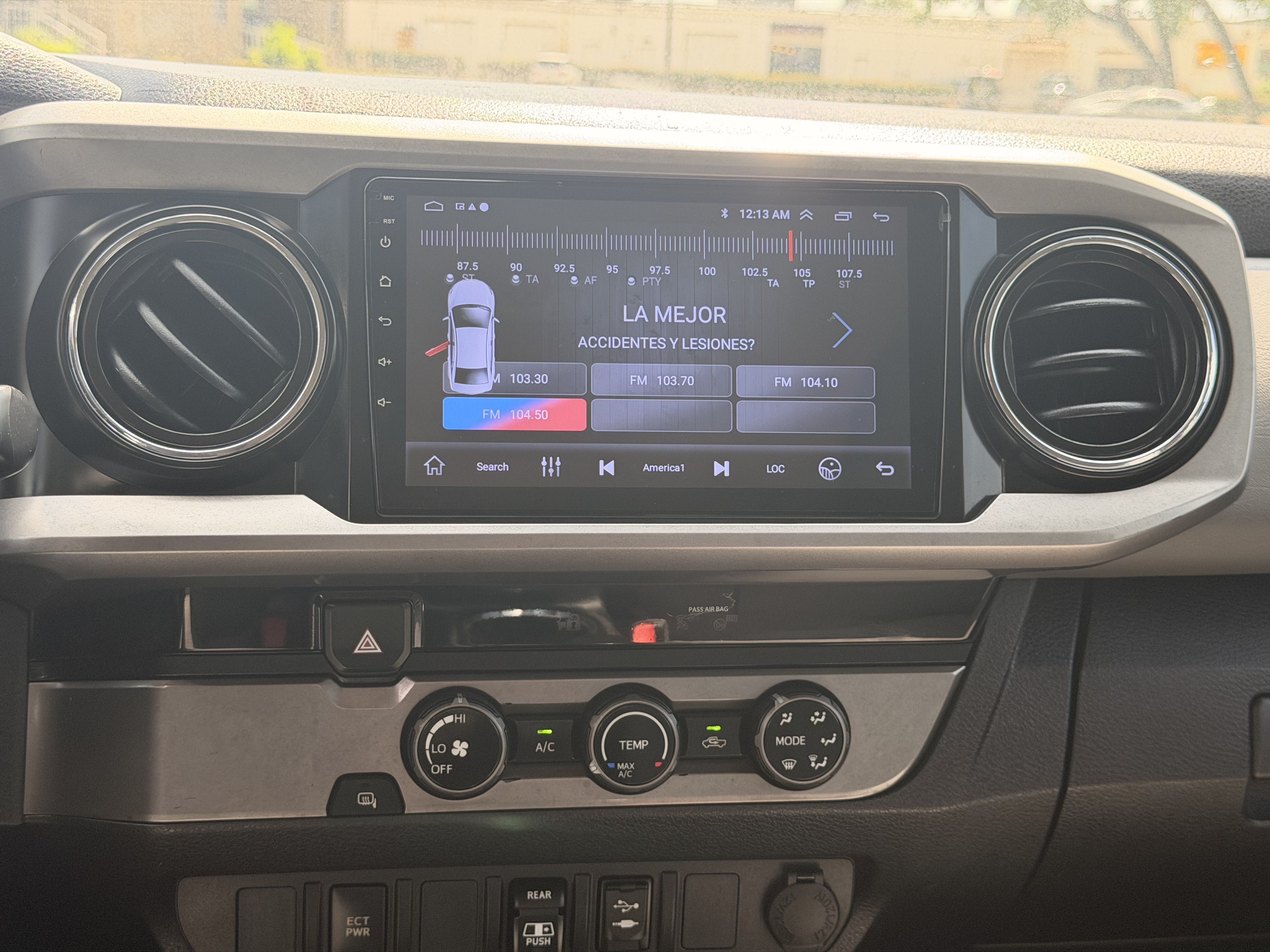 2018 TOYOTA Tacoma β photo 14